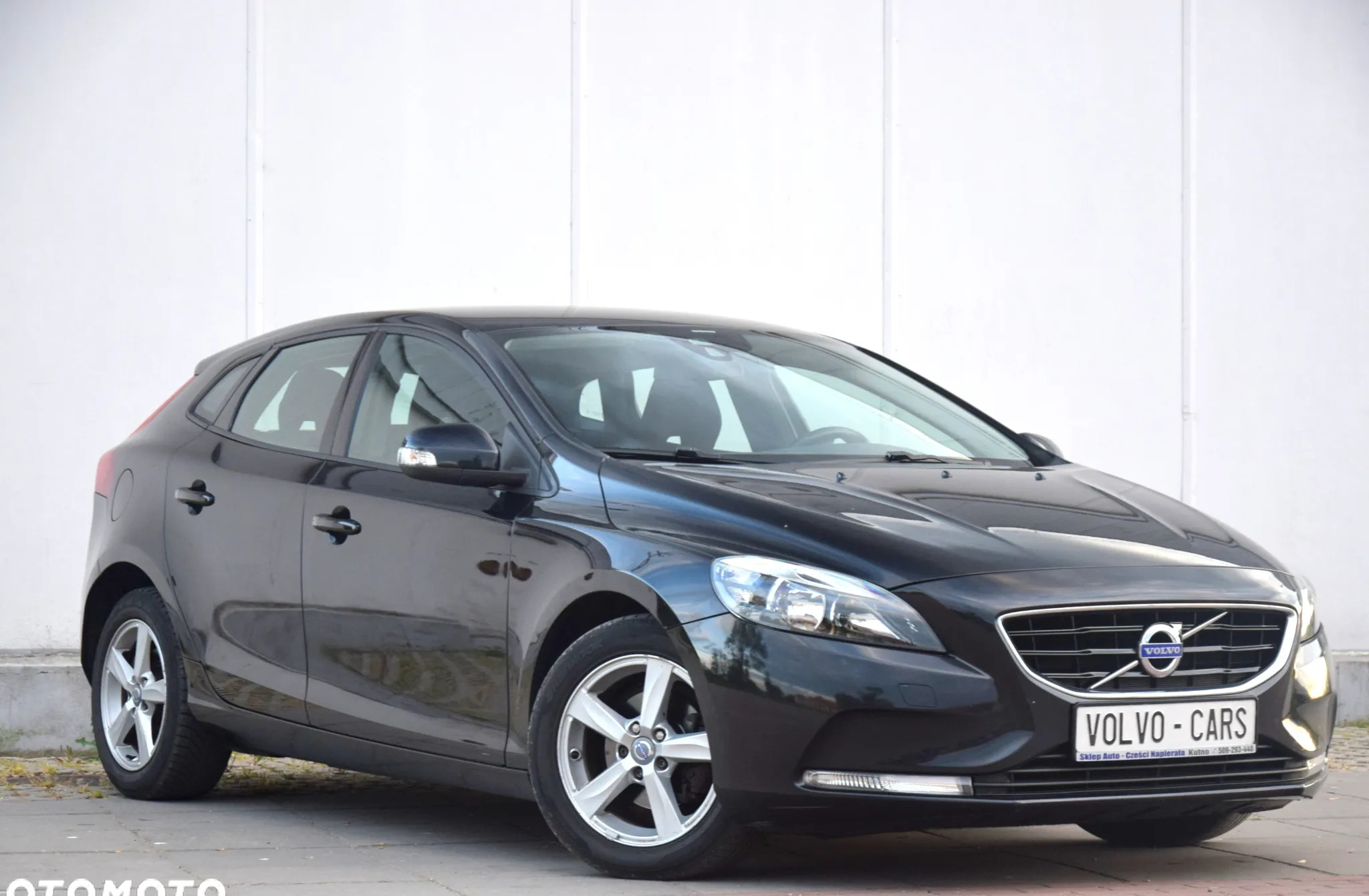 Volvo V40 cena 33700 przebieg: 206430, rok produkcji 2013 z Stryków małe 781